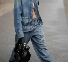 Ten duet w stylu lat 2000. już przetrwał próbę czasu. W 2026 „double denim” będziemy nosić w odświeżonej wersji