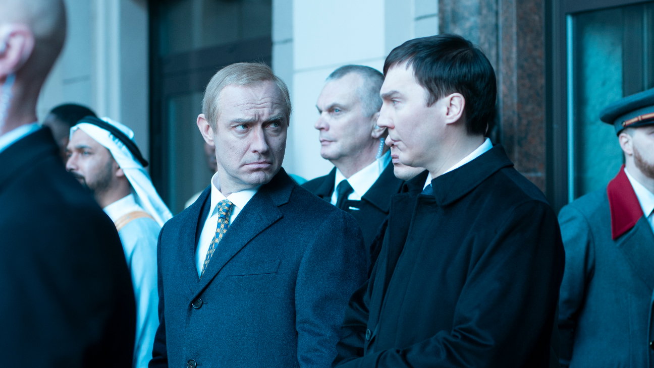 mag-z-kremla-jude-law-paul-dano-01
