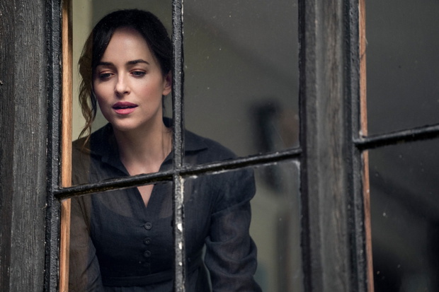 dakota-johnson-w-filmie-netfliksa-na-podstawie-prozy-jane-austen8-0ed15ba