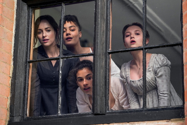 dakota-johnson-w-filmie-netfliksa-na-podstawie-prozy-jane-austen4-74519a7