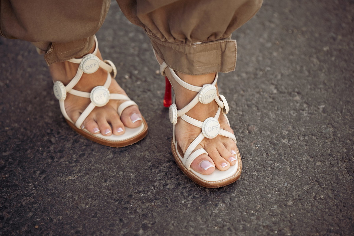 Najmodniejszy pedicure na lato 2026