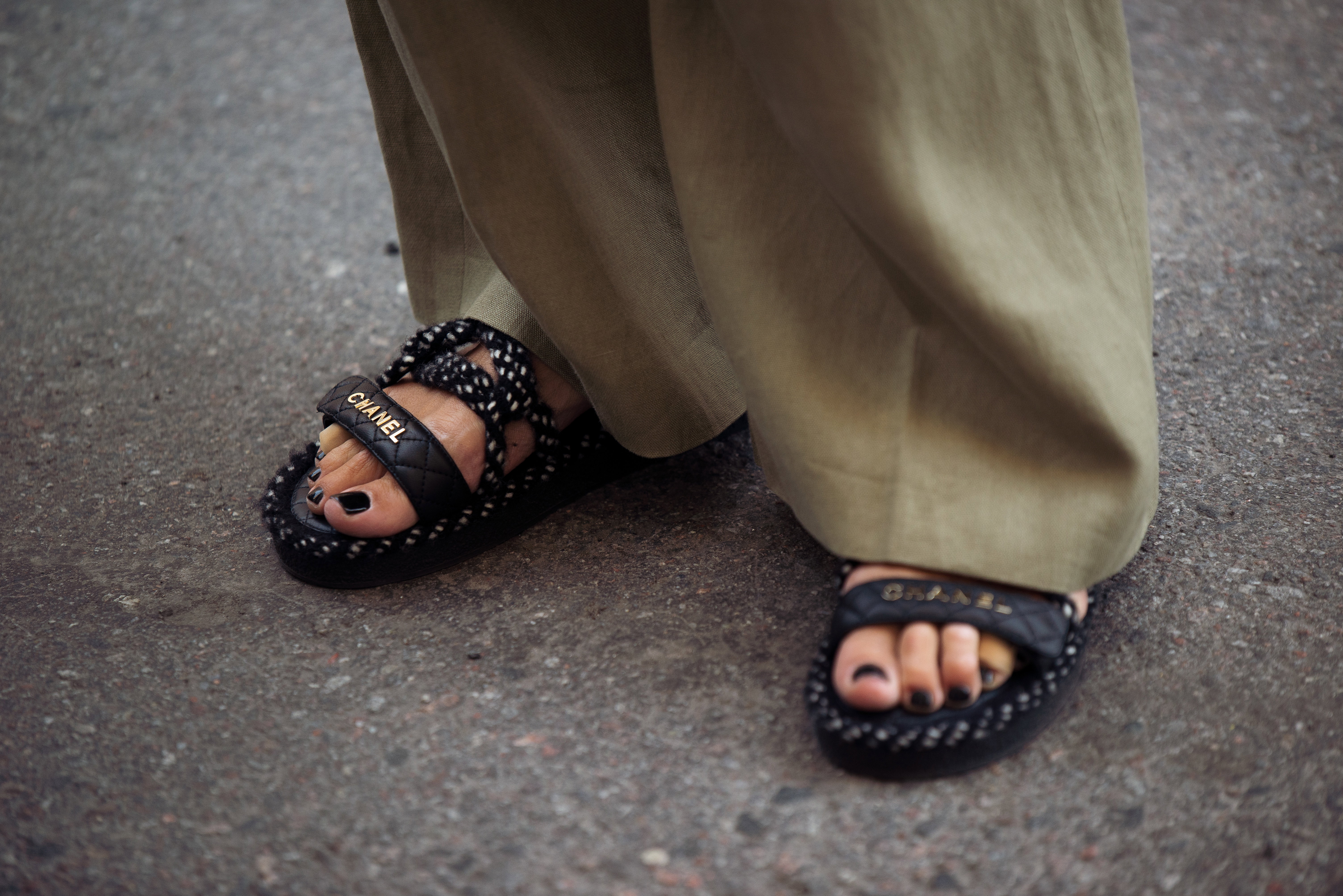Włoski pedicure na lato 2026