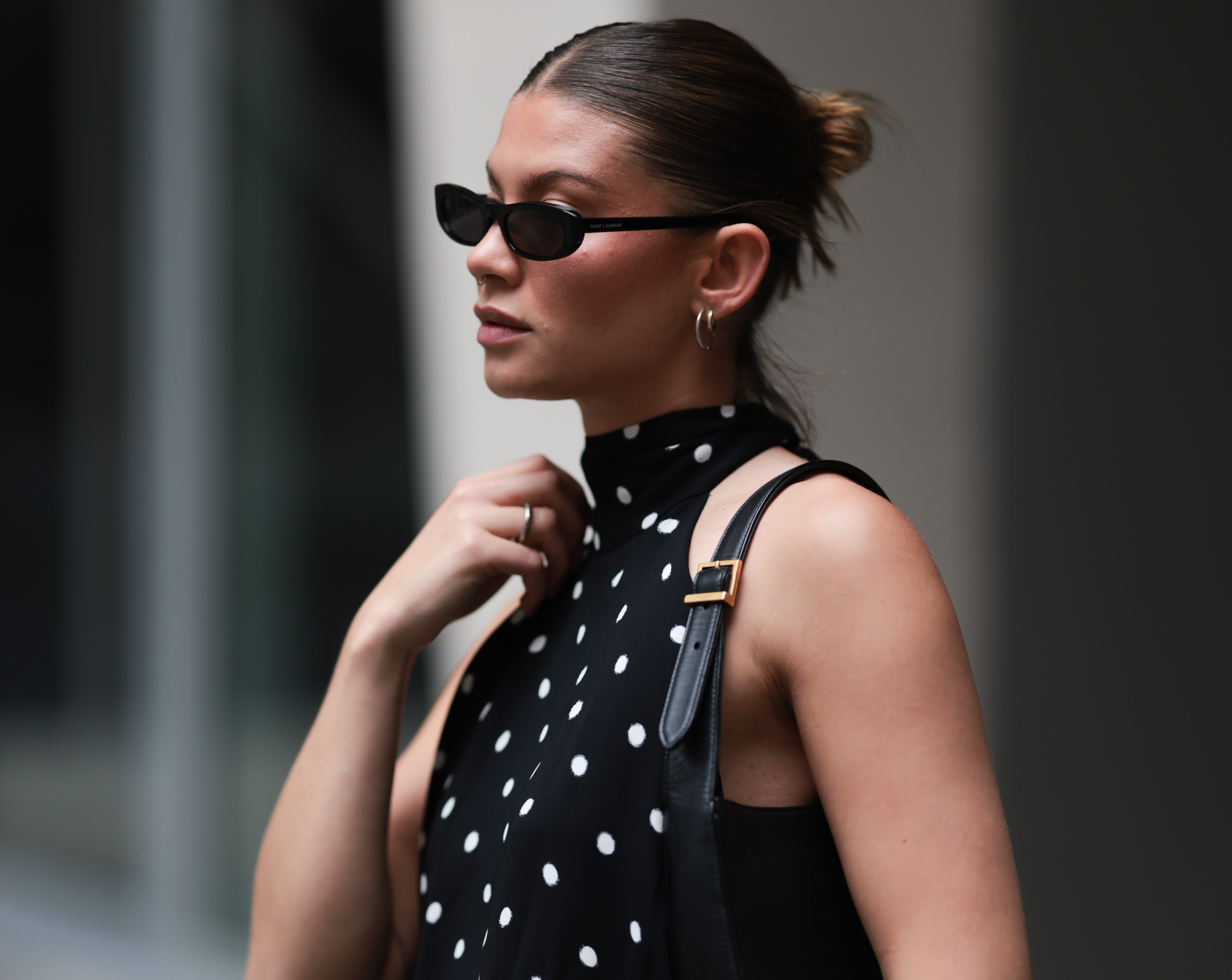 Halter top to trend na lato w stylu glamour!