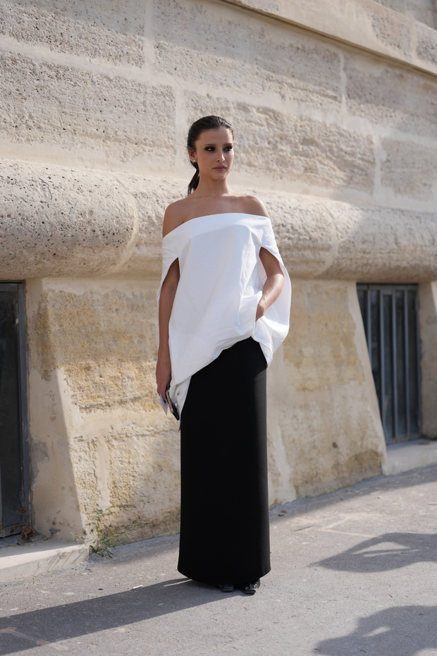 Street Style - Paris Fashion Week - Womenswear Spring Summer 2026 - Day Two