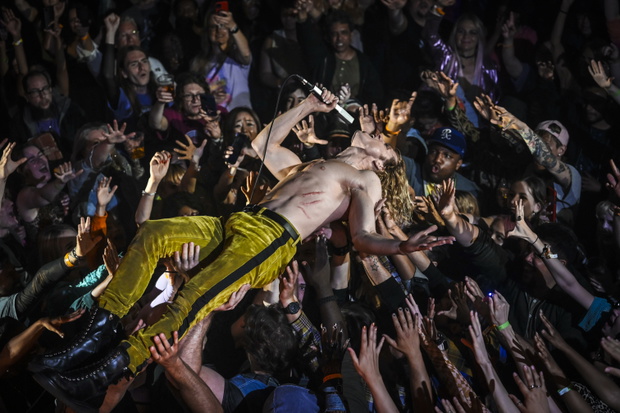 Wywiad_z_wampirem_kadr_2_lestat_crowdsurf