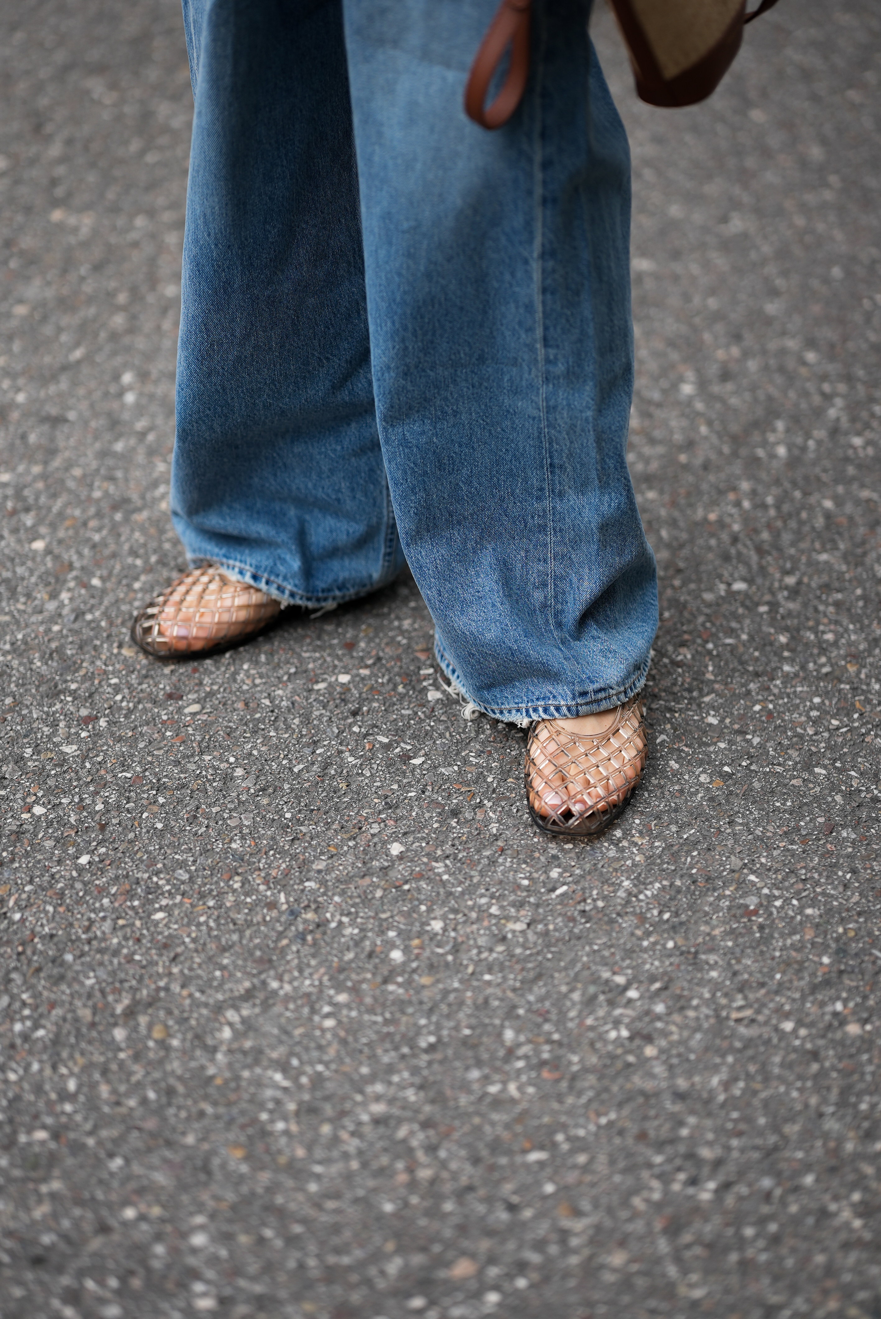 "Jelly sandals" to najmodniejsze buty na lato 2026!