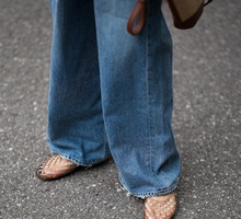 "Jelly sandals" to najmodniejsze buty na lato 2026!