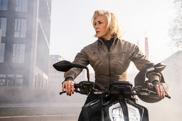 ride_or_die_03_hannah_waddingham