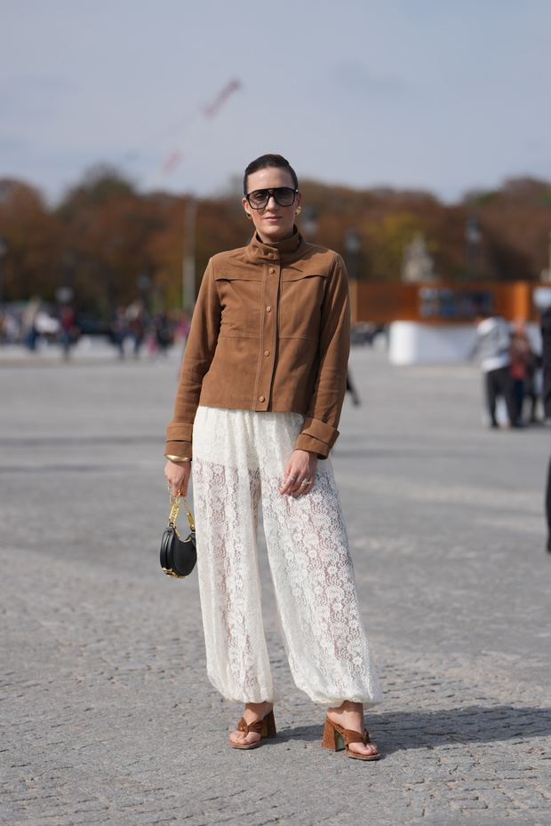 Street Style - Paris Fashion Week - Womenswear Spring Summer 2026 - Day Two