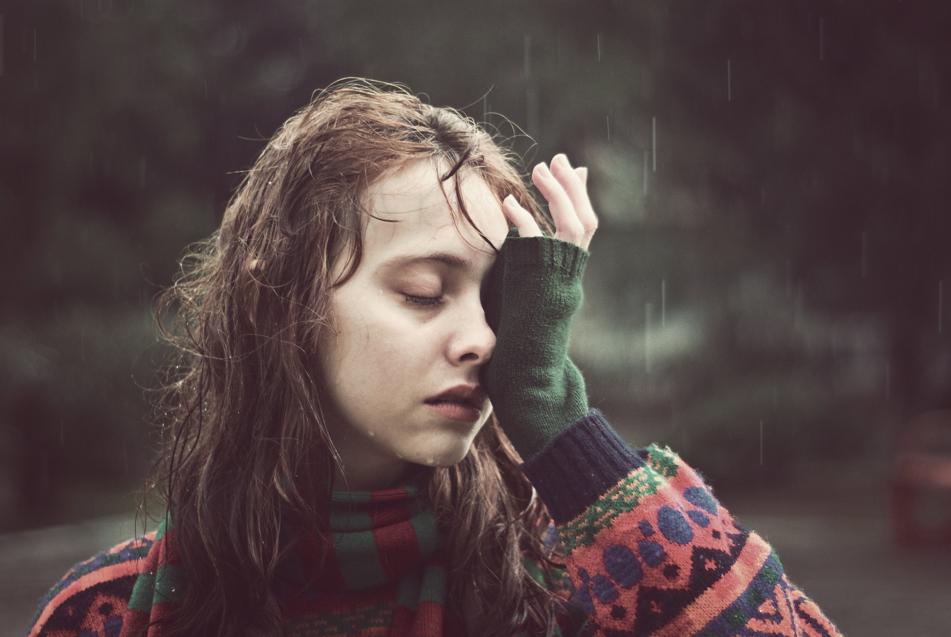 The girl under the rain
