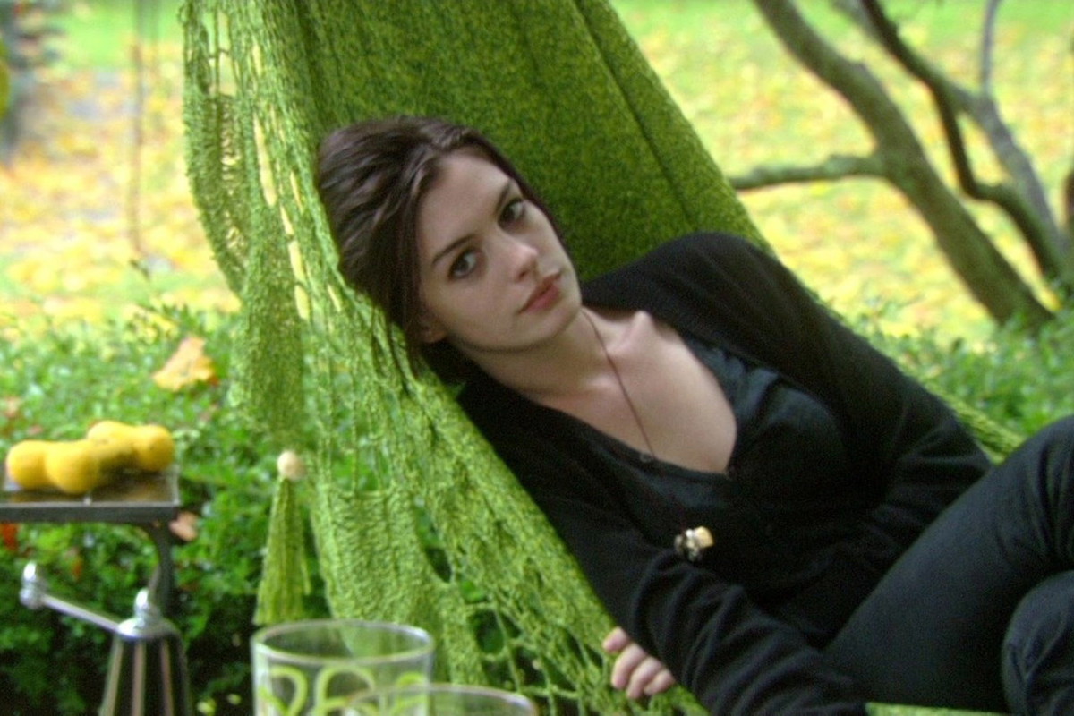 Anne Hathaway w roli, która dała jej nominację do Oscara. „Rachel wychodzi za mąż” wróciła na Netfliksa