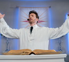 kochanie-nie_04_chris-evans-pastor