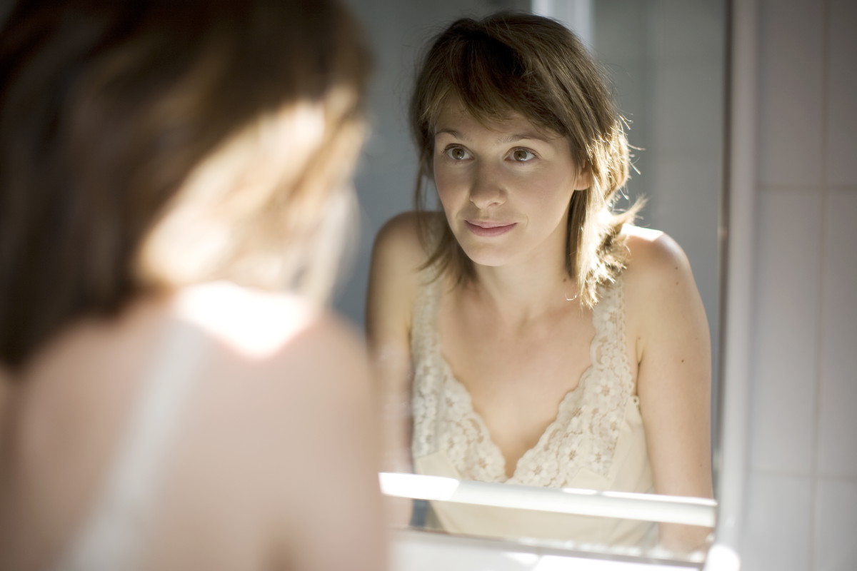 woman in the mirror