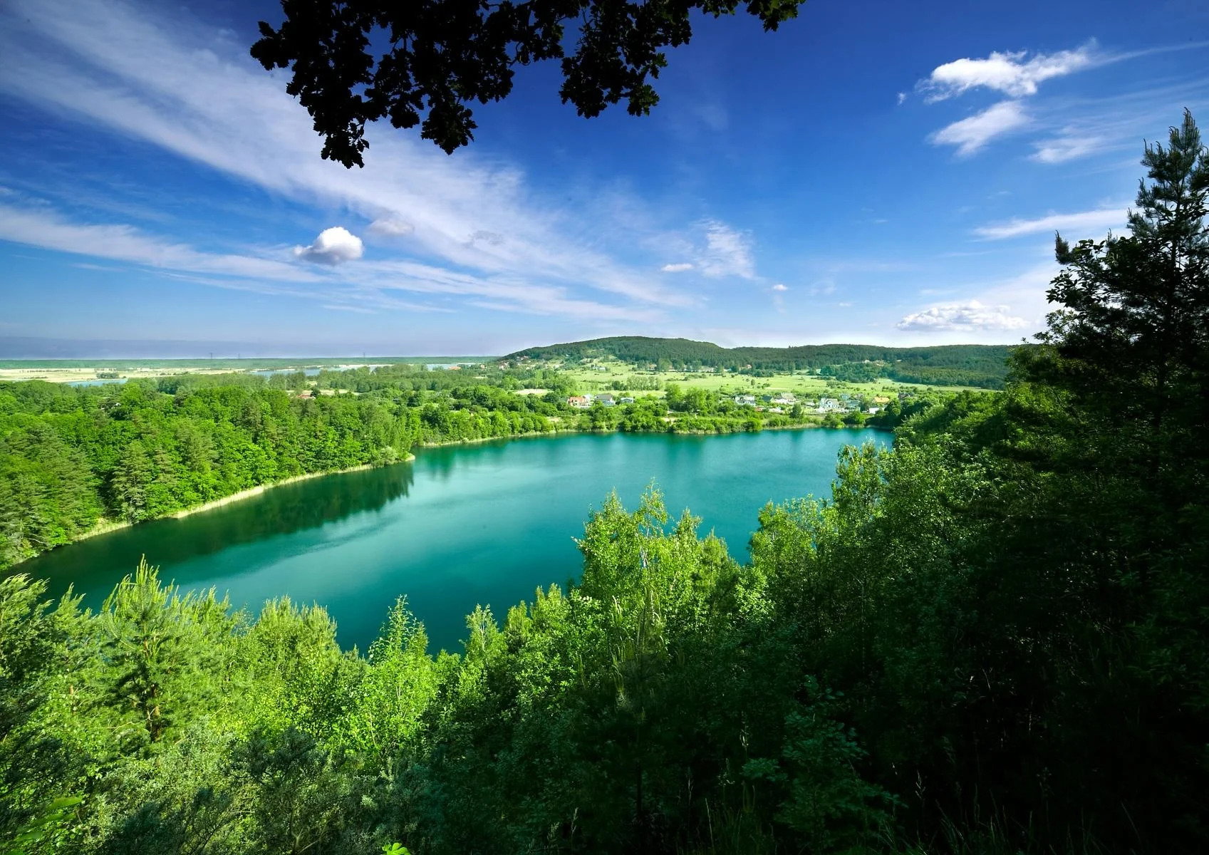 jezioro-turkusowe-zrodlo-ummiedzyzdroje