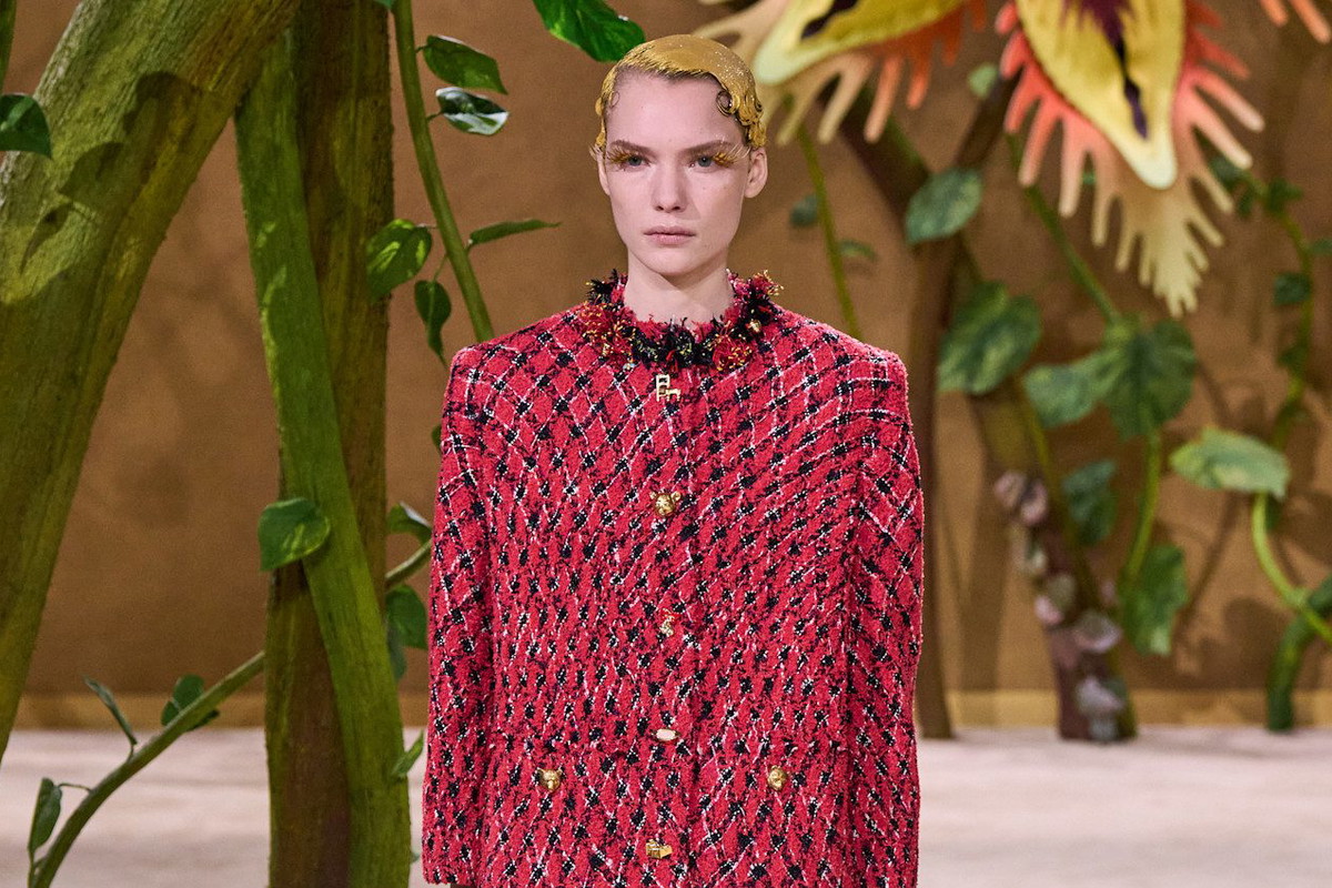 Marynarka z Zary w stylu Chanel to trend na jesień 2026