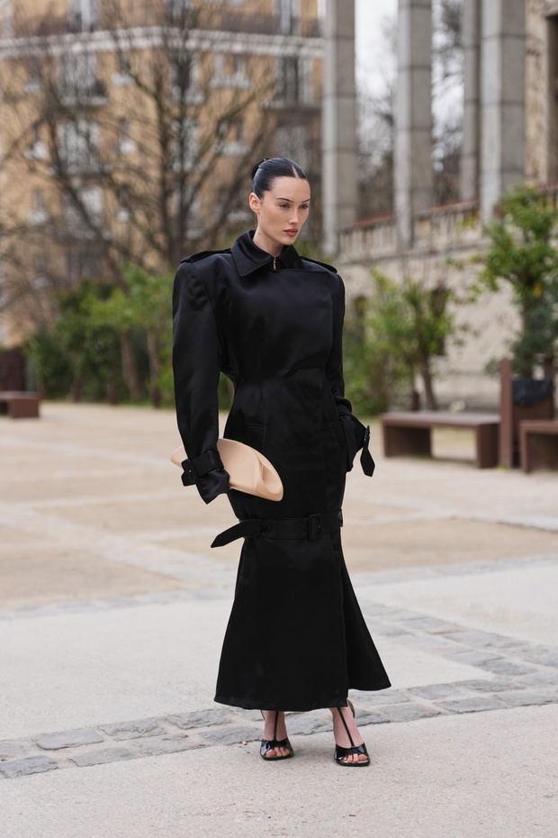 Street Style - Paris Fashion Week - Womenswear Fall/Winter 2026/2027 - Day 5