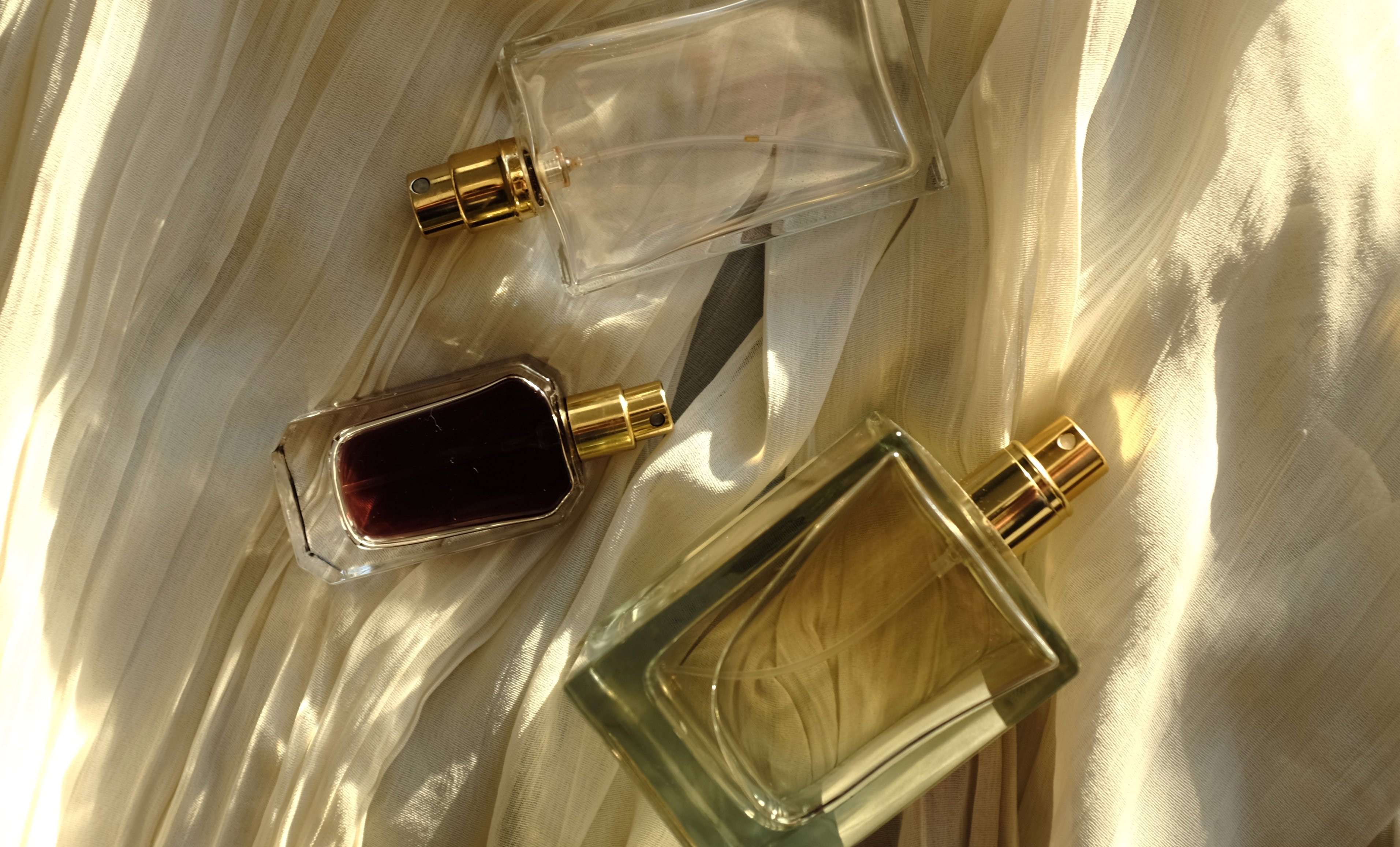 Jak przechowywać perfumy latem?