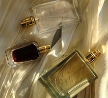 Jak przechowywać perfumy latem?