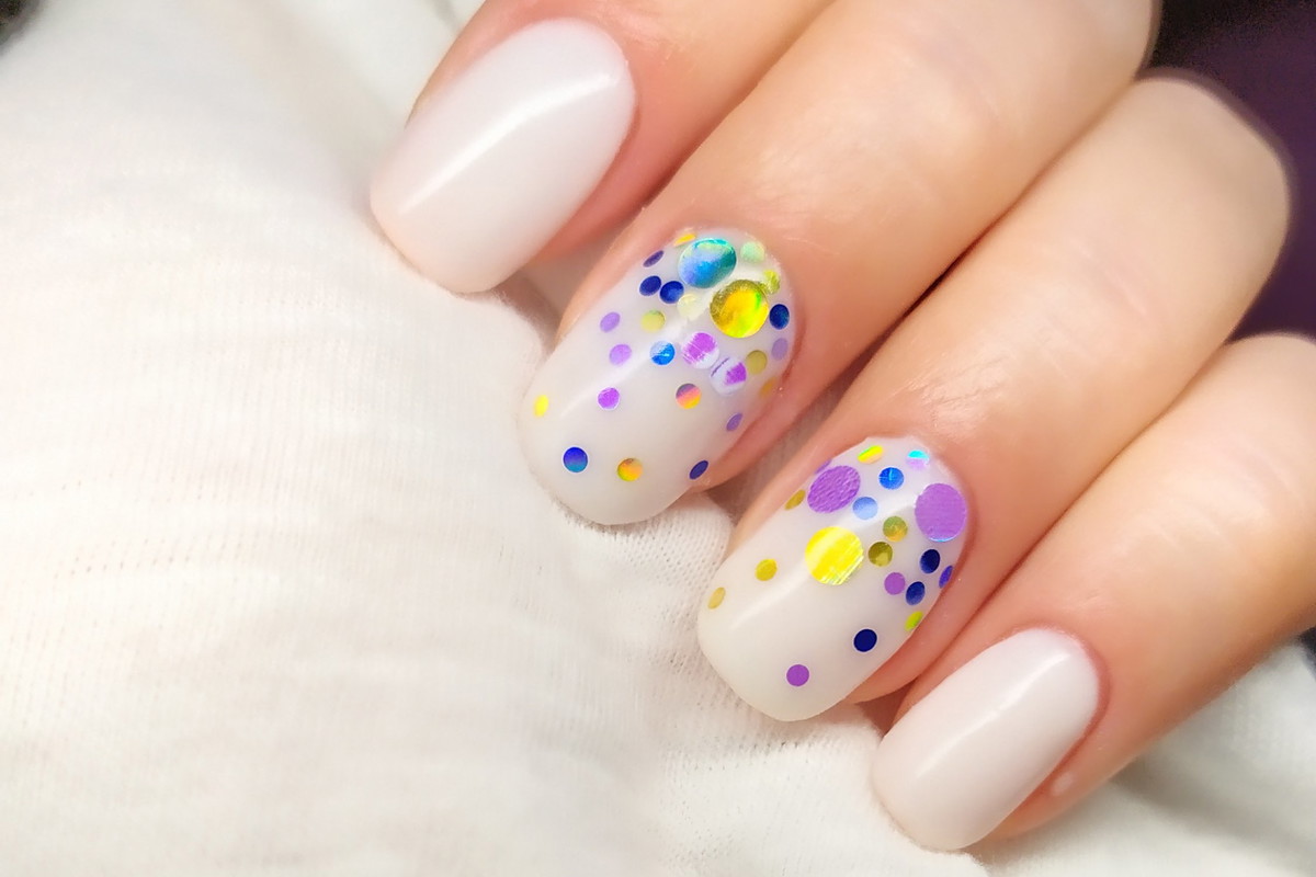 Modny manicure na lato 2026