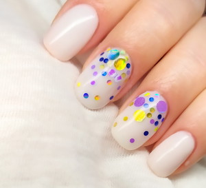 Modny manicure na lato 2026