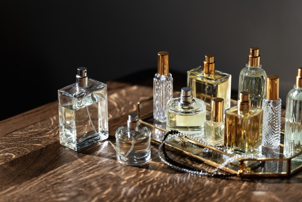 Jak przechowywać perfumy latem?