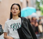 T-shirt z nadrukiem to modny trend na lato. wybrałam 9 wakacyjnych modeli