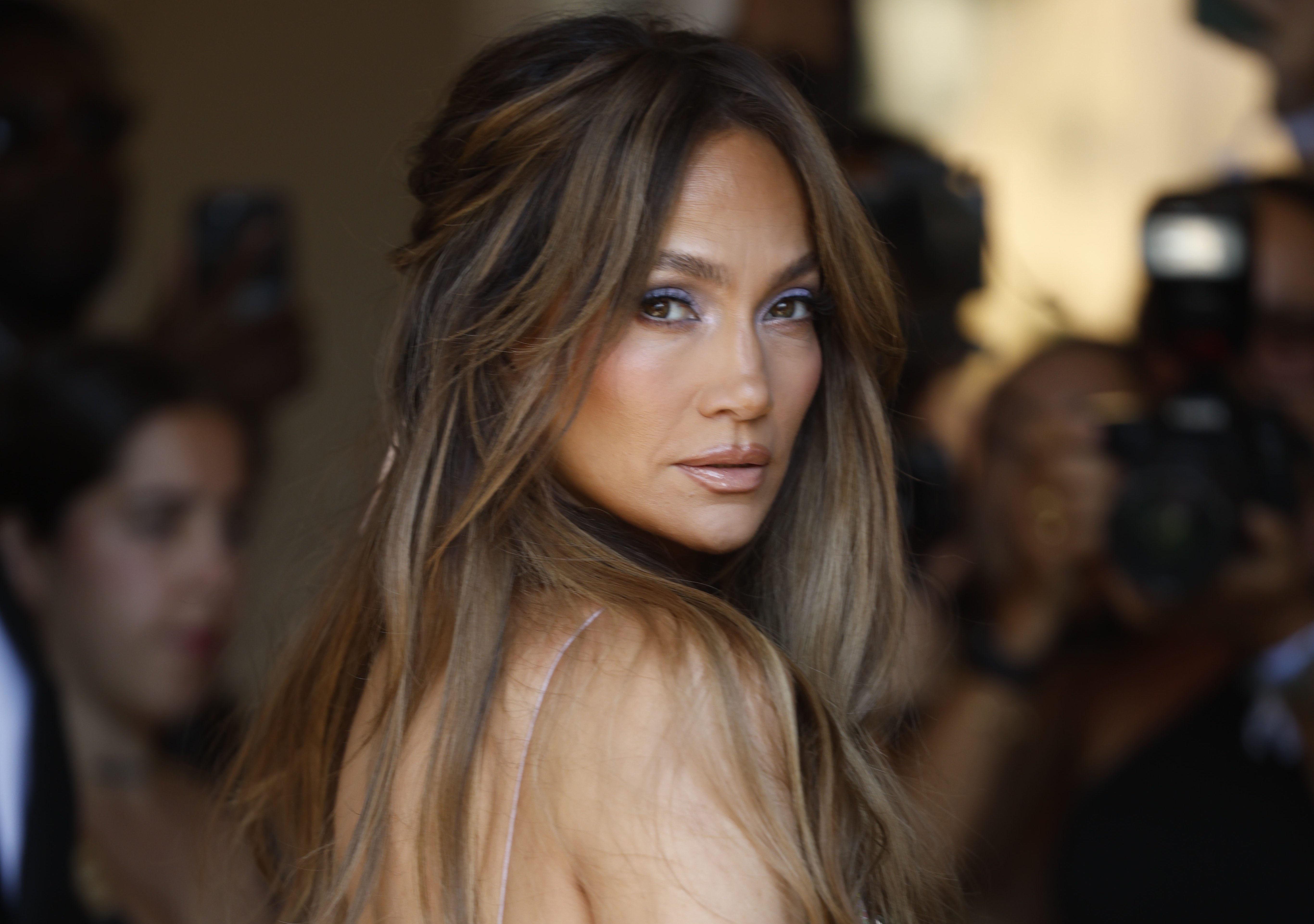 Coquette hair w stylu Jennifer Lopez