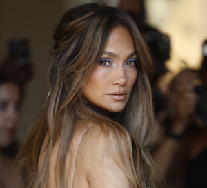 Coquette hair w stylu Jennifer Lopez