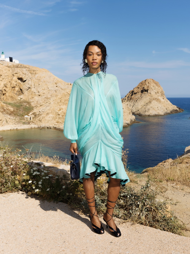 "Le Bonheur" By Jacquemus - Front Row