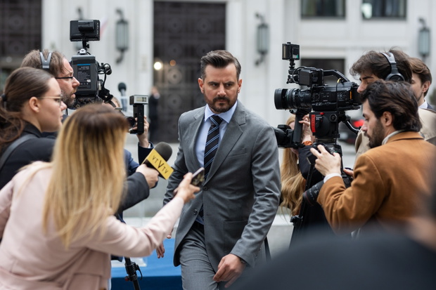 wotum-nieufnosci-recenzja-opinie-remigiusz-mroz-2