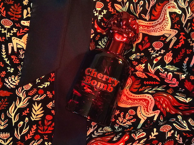 Cherry Bomb, Cyrulicy
