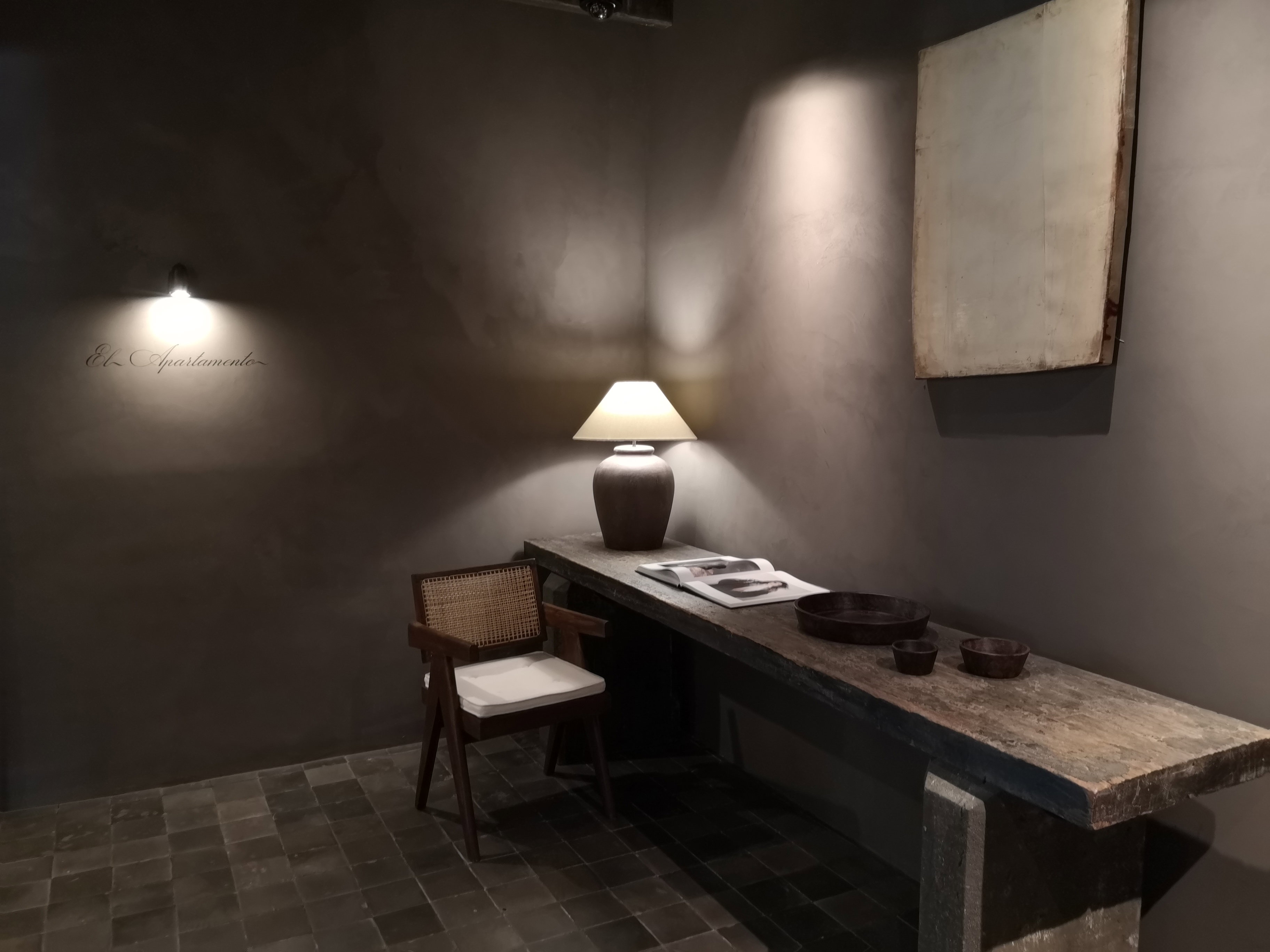 Zara's apartment