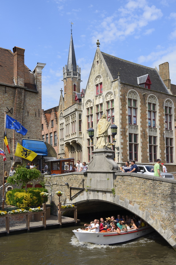 Belgium, Bruges, World Heritage Site, Wollestraat bridge