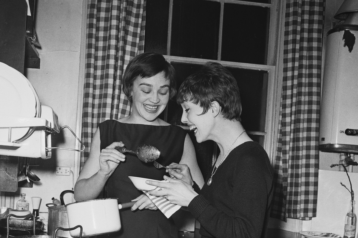 Eleanor Fazan And Una Stubbs, 1958