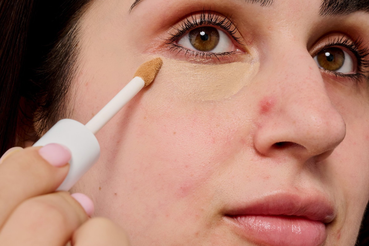Kryjący korektor The POREfessional Concealer od Benefit