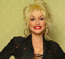 Paznokcie Dolly Parton z lat 80.