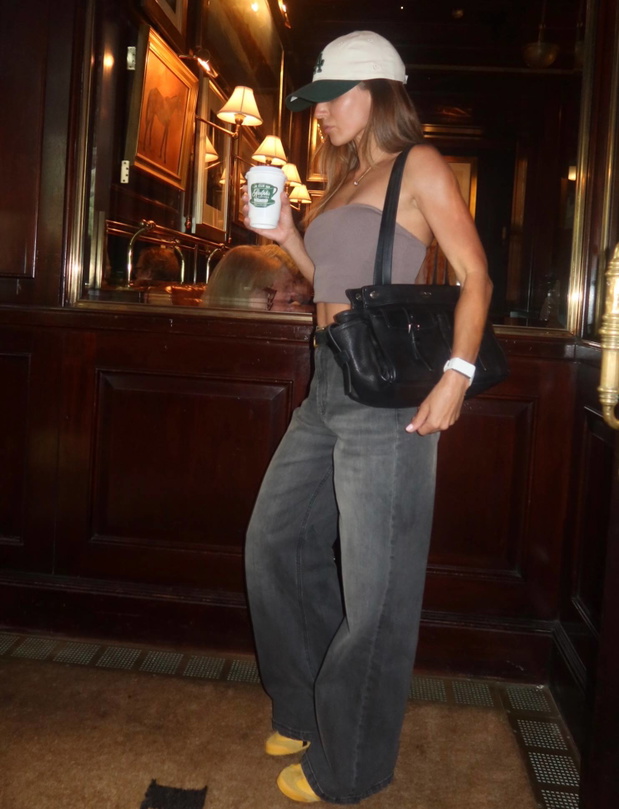 Modne puddle jeans w stylu Anny Lewandowskiej