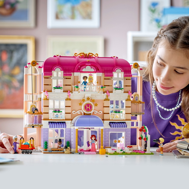 LEGO She Built That