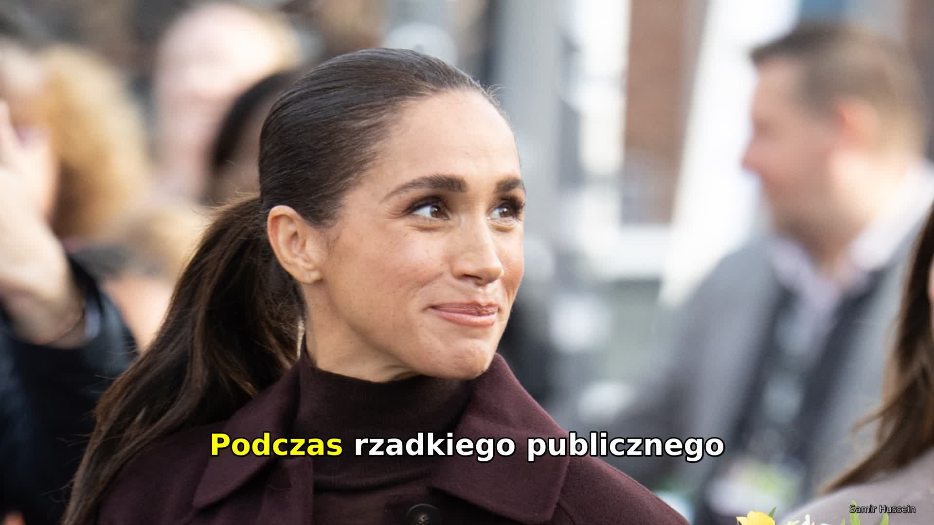 Jesienią Meghan Markle stawia na monokolorystyczne zestawy w odcieniu „mulled wine”. Odtworzyłam jej look w sieciówkach
