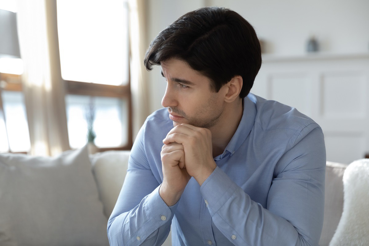 zmartwiony mężczyzna