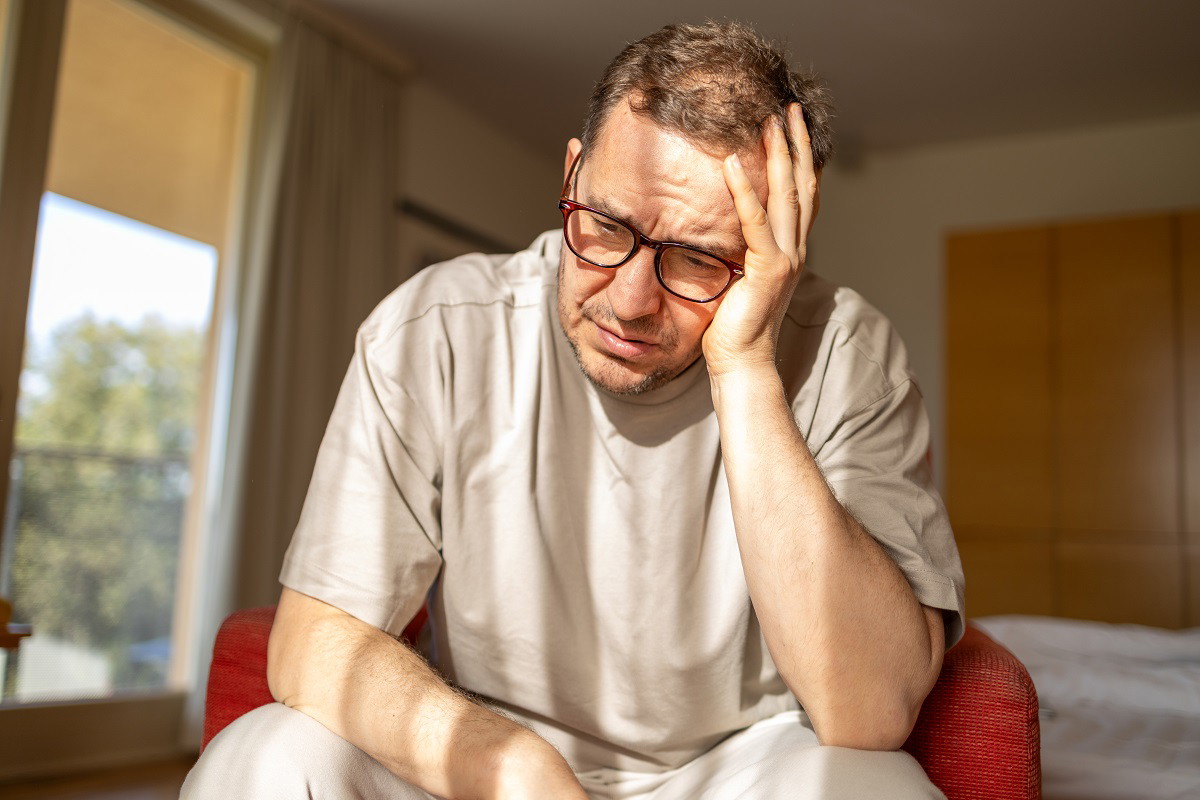 zmartwiony mężczyzna