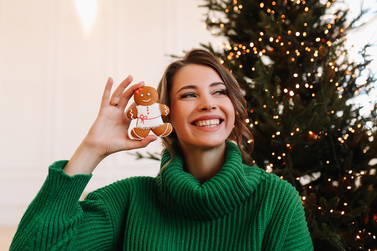 kobieta przy choince