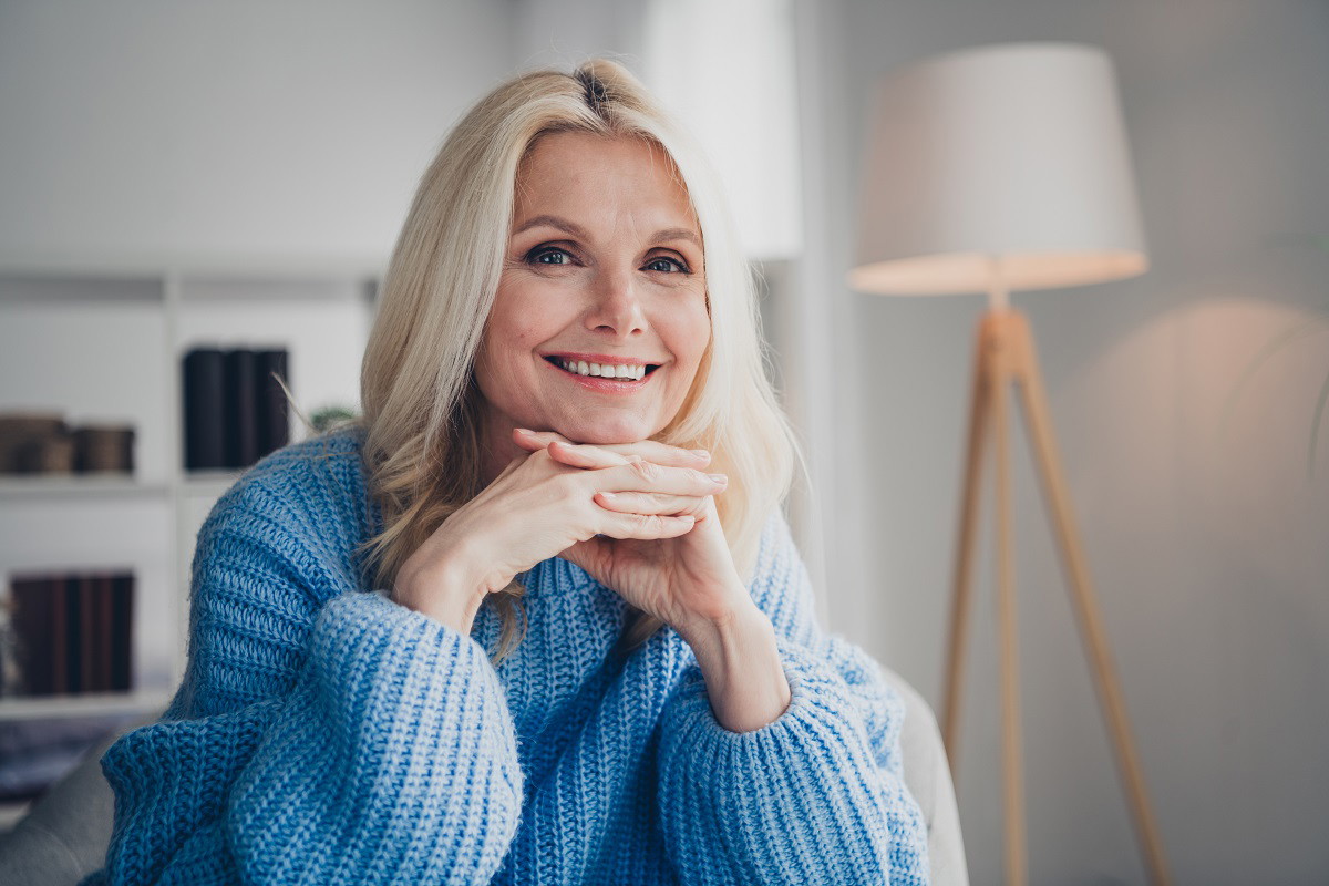 uśmiechnięta kobieta