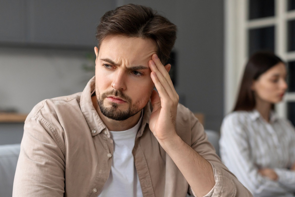 zdenerwowany mężczyzna