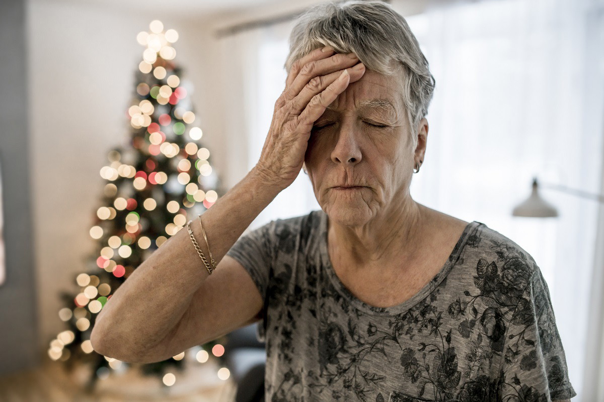 kobieta przy choince