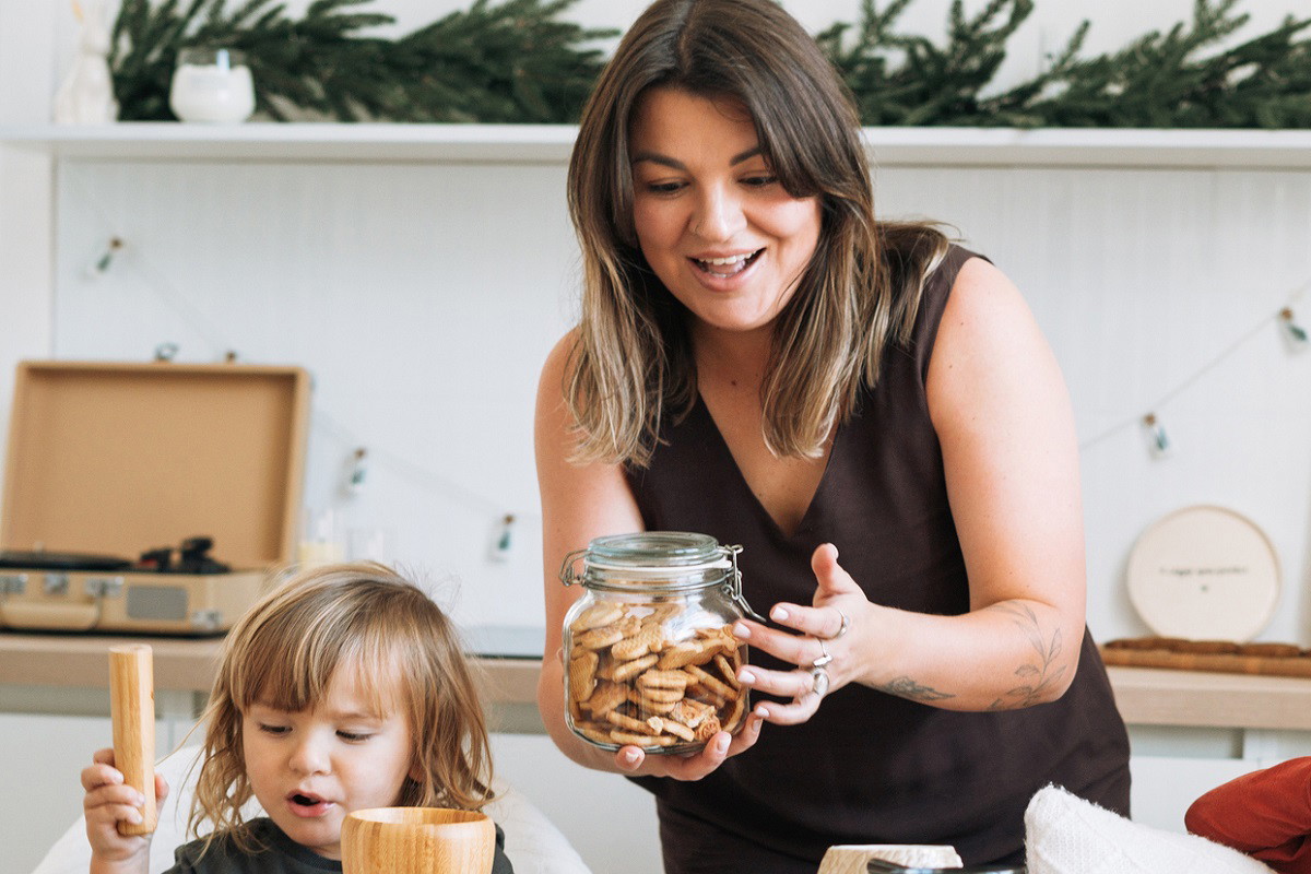 kobieta z pierniczkami