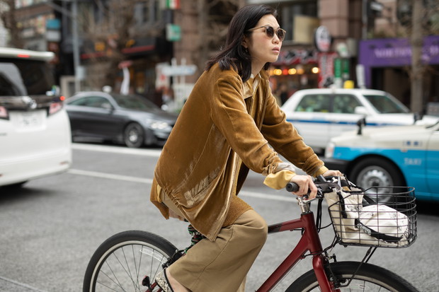 Beże modne kolory lato 2019: trendy moda lato 2019