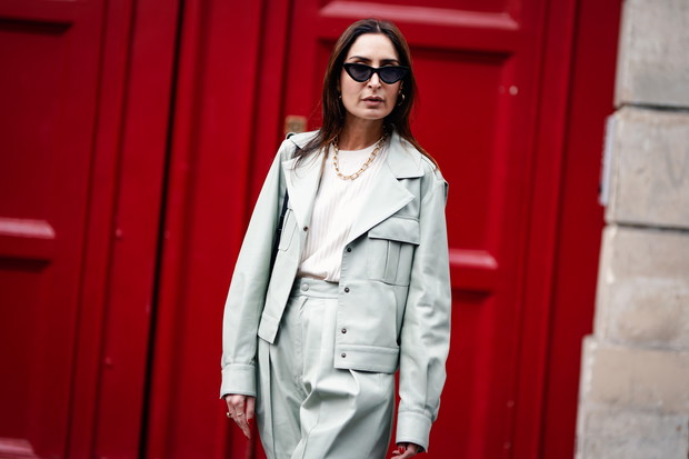 Jasna pastelowa zieleń modne kolory lato 2019: trendy moda lato 2019