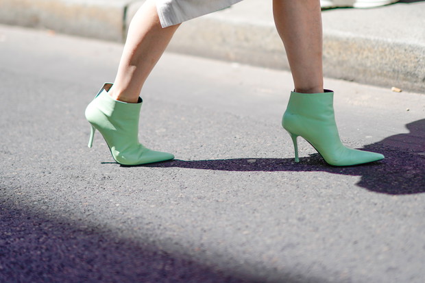 Jasna pastelowa zieleń modne kolory lato 2019: trendy moda lato 2019