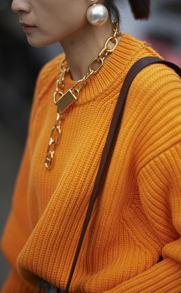 Pomarańczowy modne kolor lato 2019: moda trendy lato 2019